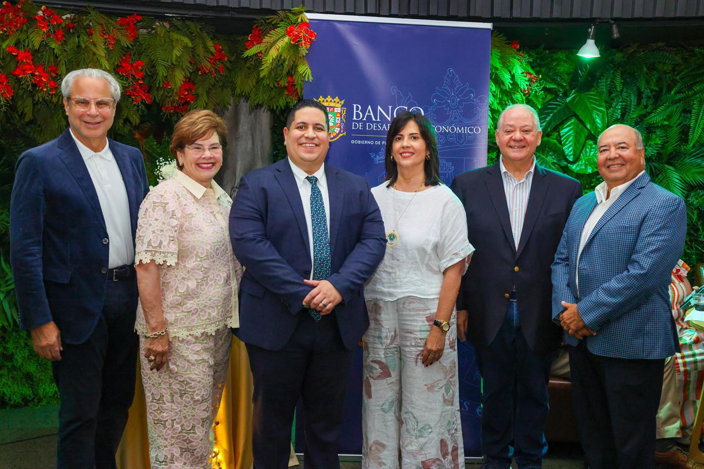 Celebración del 40 aniversario del Banco de Desarrollo Económico para Puerto Rico destacando financiamiento acumulado a pequeñas y medianas empresas.